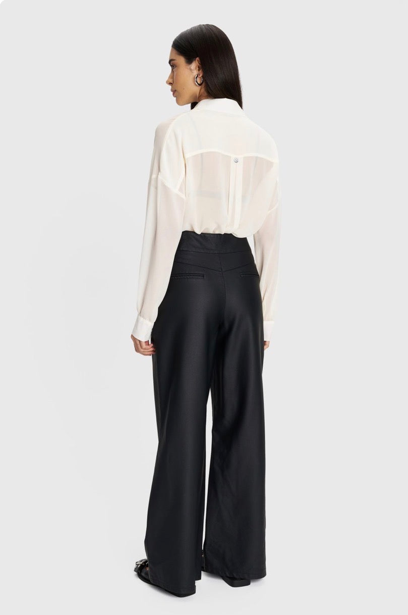 ALE - Pantallona lekure te zeza me kapje ne ane