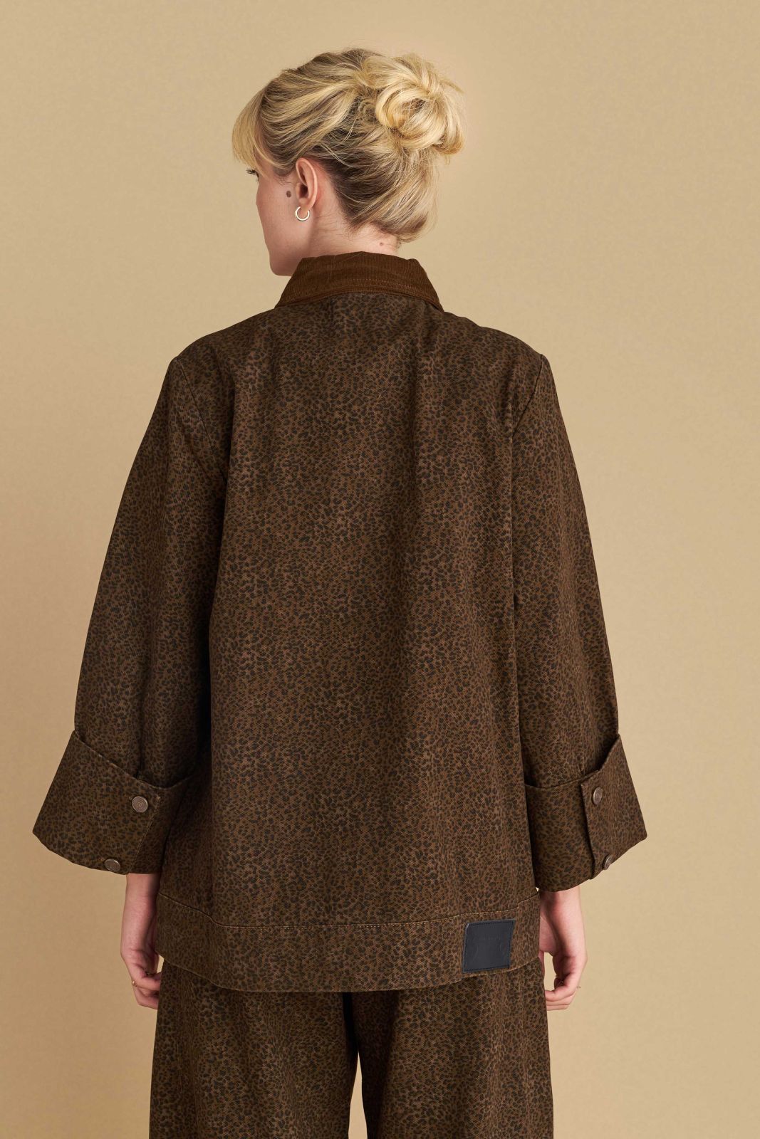 attrattivo - Xhakete kafe oversize me printe leopardi