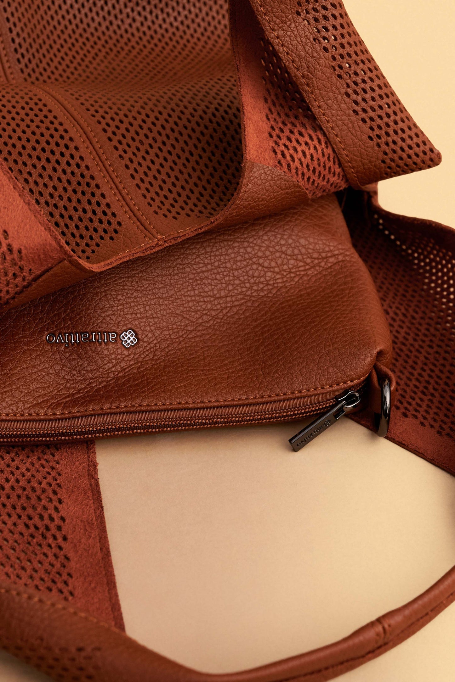 attrattivo - Cante krahu kafe