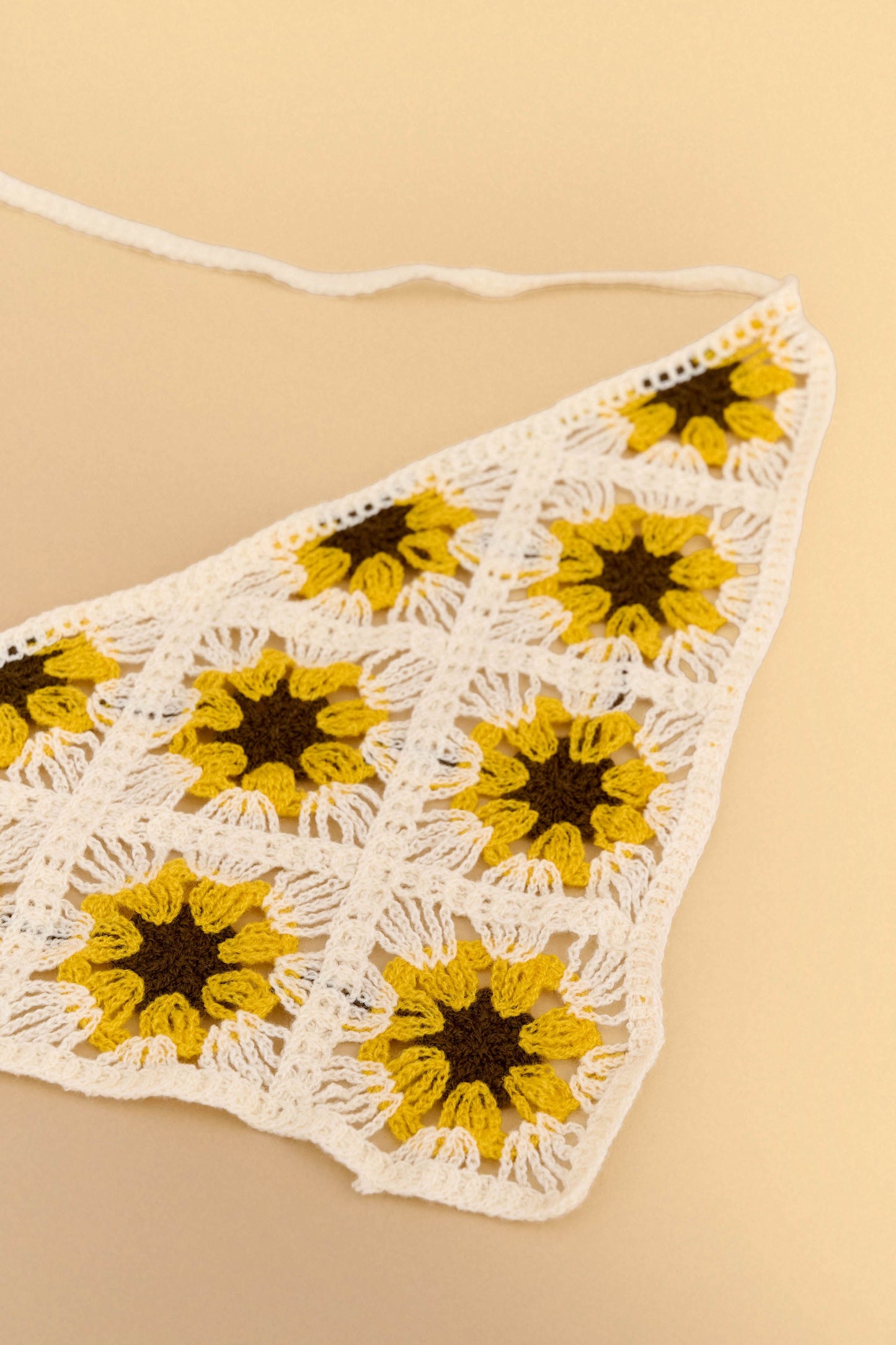 attrattivo - Bandana me thurje dhe motive florale