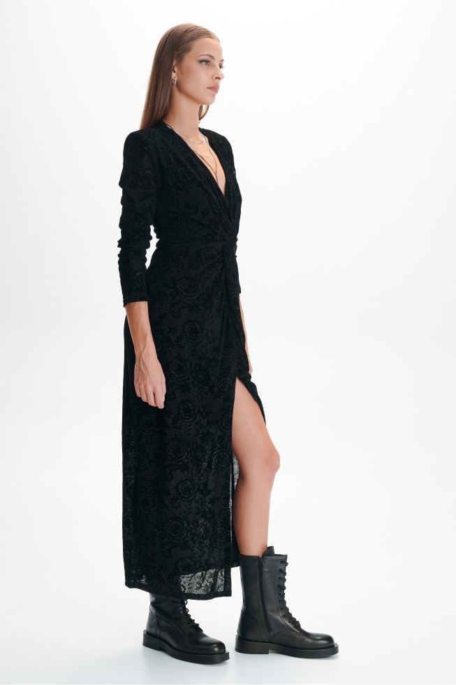 ALE - Fustan i zi me lule velvet i gjate me menge te gjata