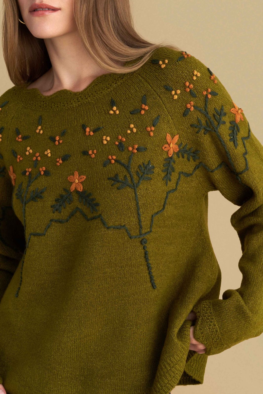 attrattivo - Pulover jeshile e thurur me qendisje