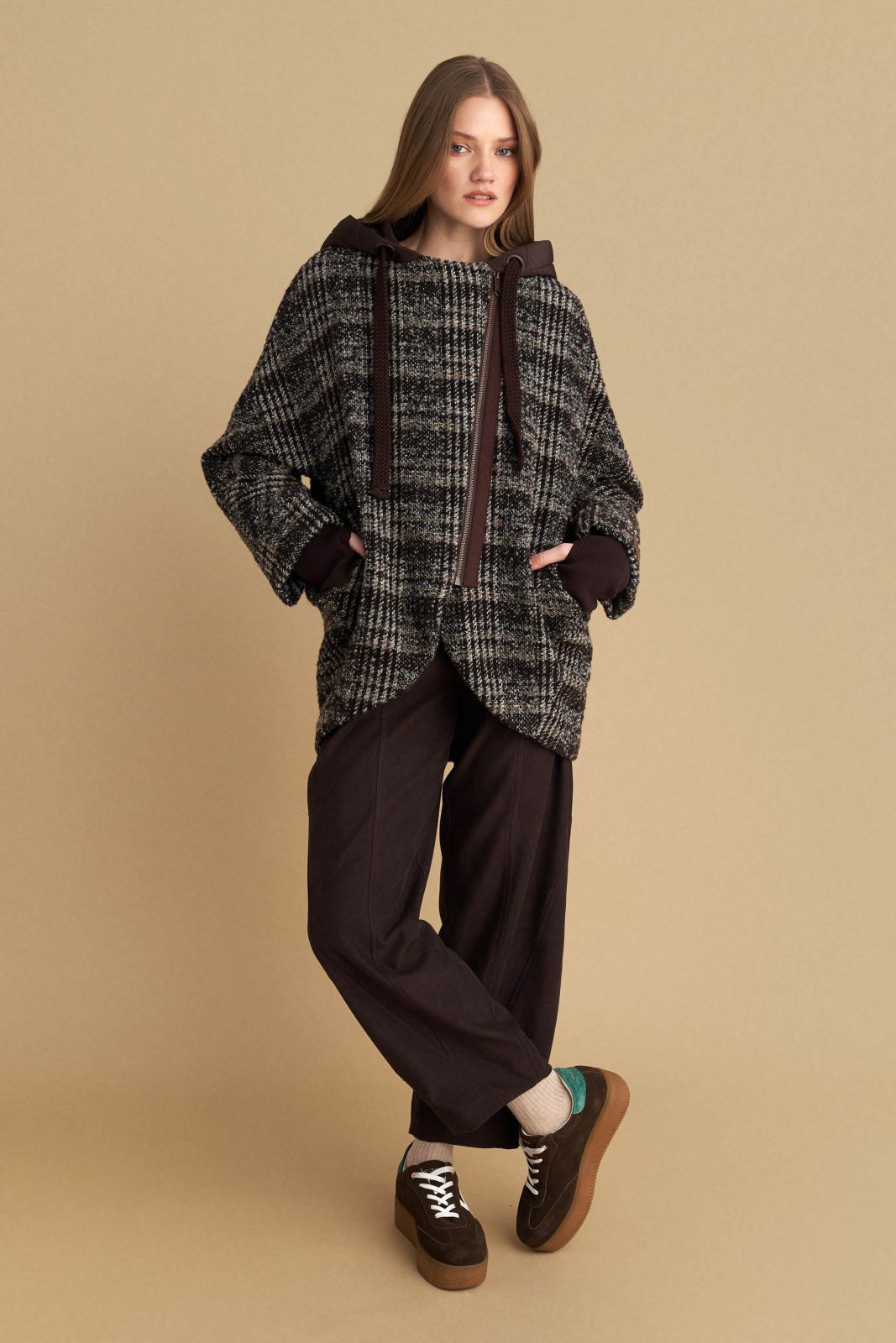 attrattivo - Pallto e shkurter kafe me kapuc dhe me kuadrate