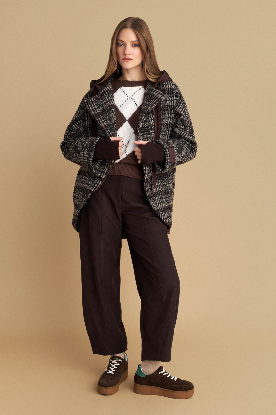 attrattivo - Pallto e shkurter kafe me kapuc dhe me kuadrate