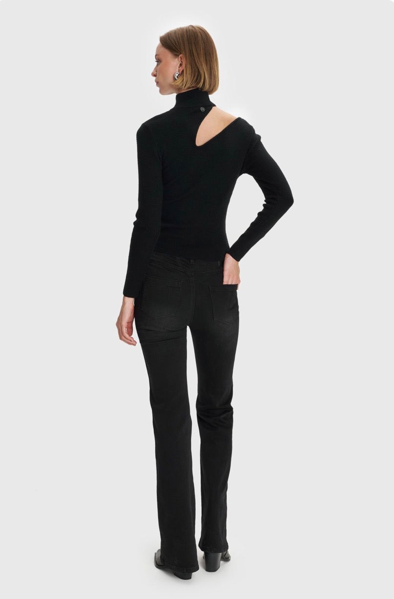 ALE - Bluze e zeze me prerje dekorative