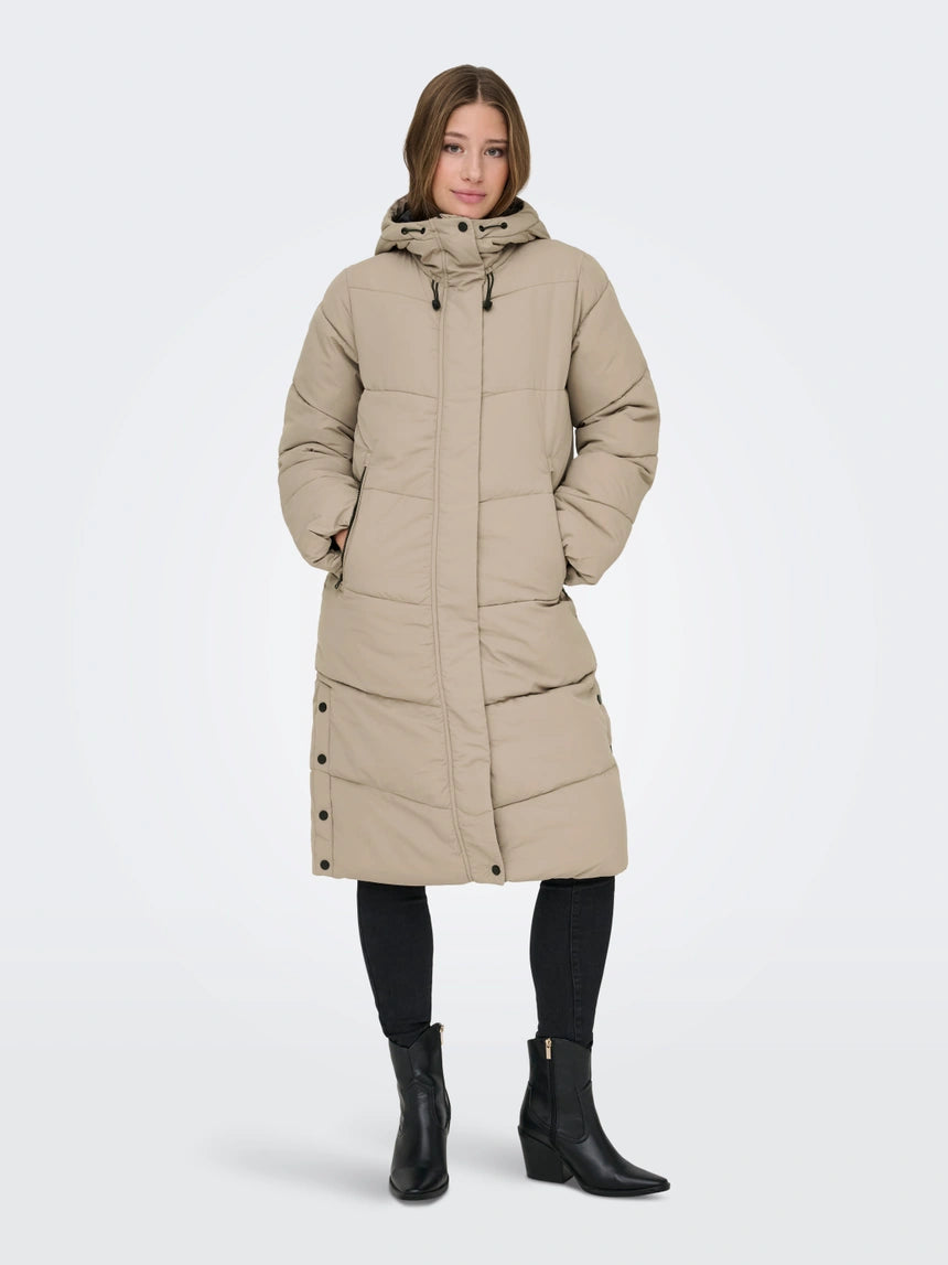 ONLY - Xhup vishnje dhe bezhe me kapuc