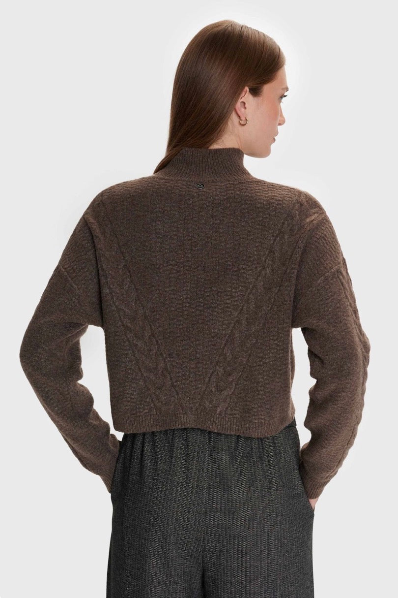 ALE - Pulover e kuqe dhe kafe me jake golf