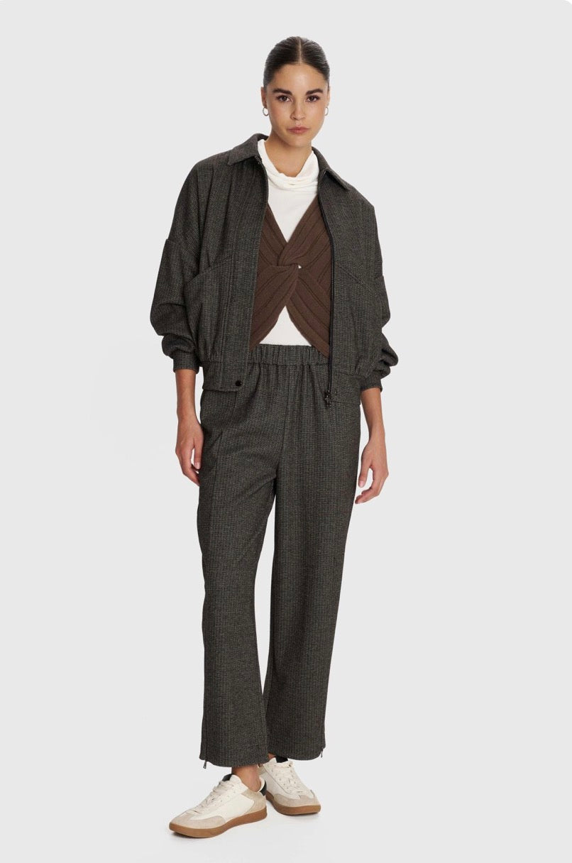 ALE - Set stofi xhakete dhe pantallona ne ngjyren gri