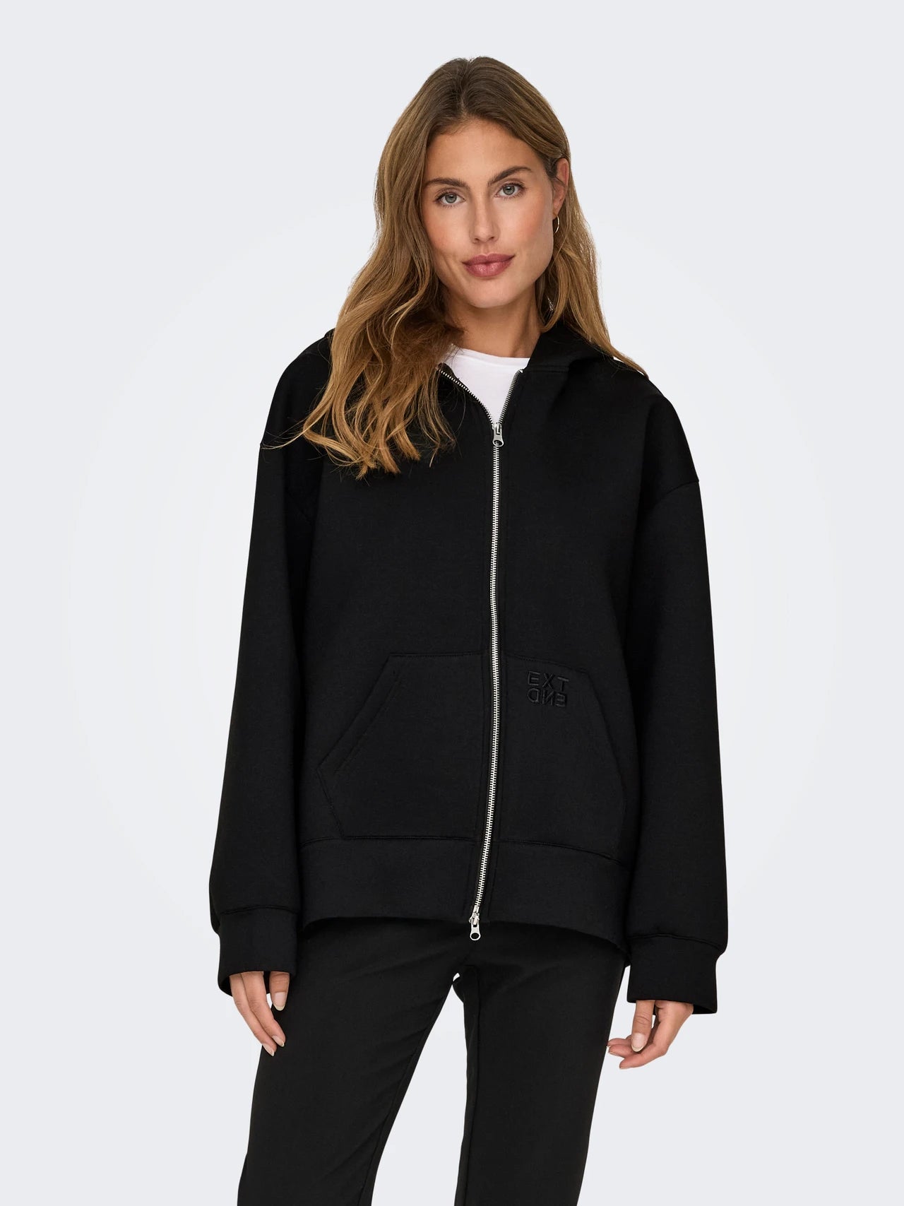 ONLY - Xhakete e zeze sportive oversize me zinxhir dhe kapuc