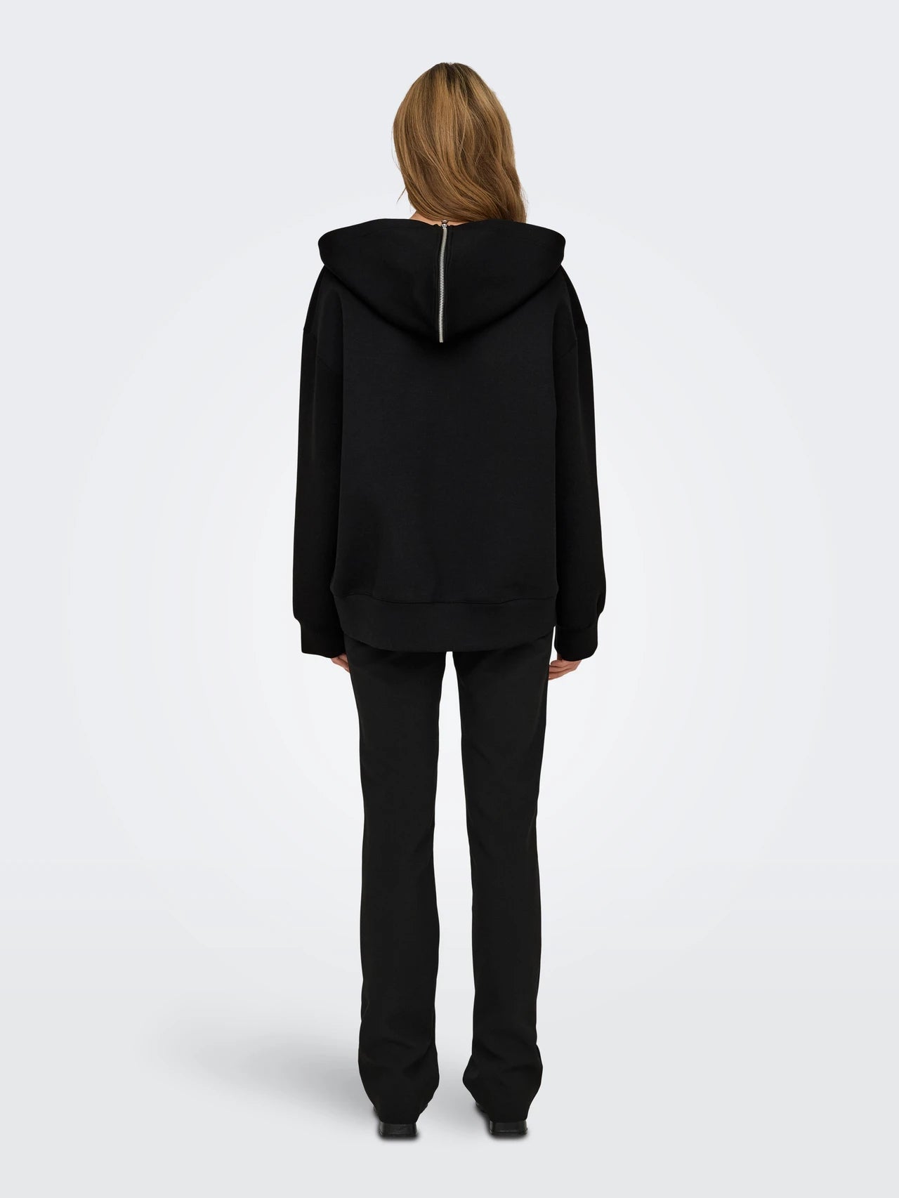 ONLY - Xhakete e zeze sportive oversize me zinxhir dhe kapuc