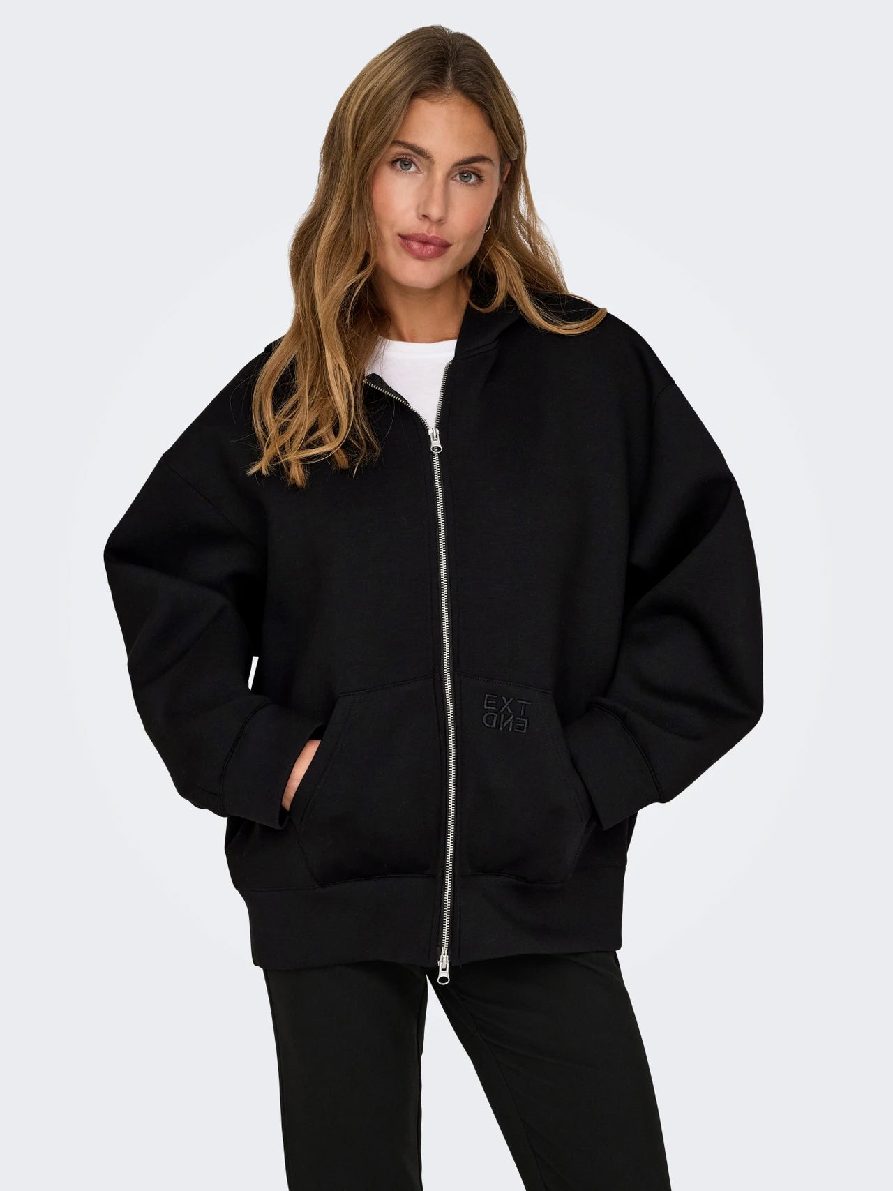 ONLY - Xhakete e zeze sportive oversize me zinxhir dhe kapuc