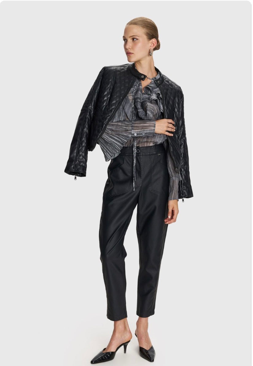 ALE - Pantallona lekure jeshile dhe te zeza me xhepa