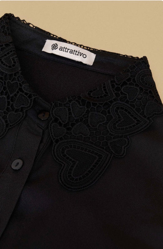 attrattivo - Jake e bardhe dhe e zeze me dantelle
