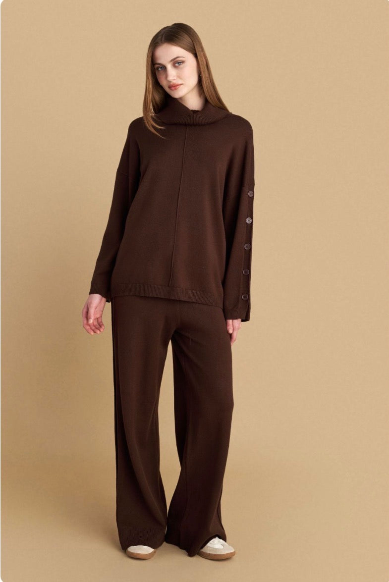 attrattivo - Pulover kafe dhe bezhe me kopsa dekortive