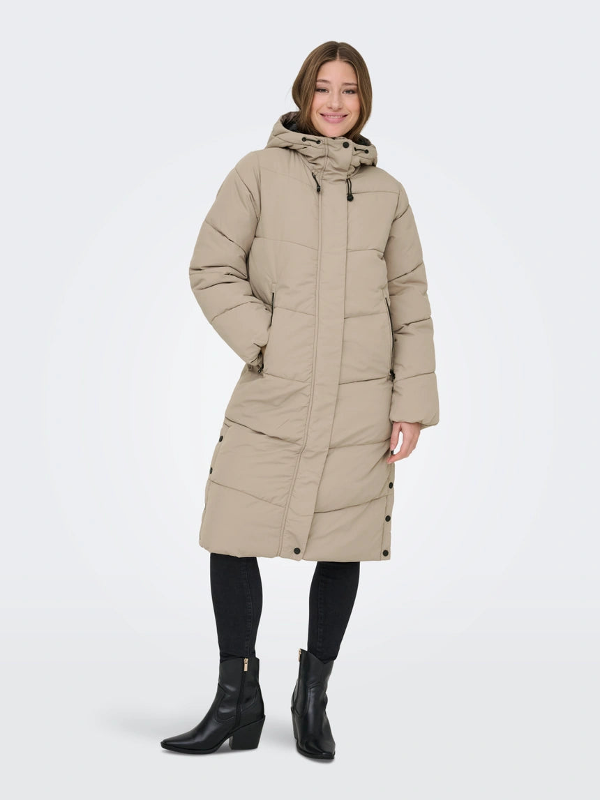 ONLY - Xhup vishnje dhe bezhe me kapuc