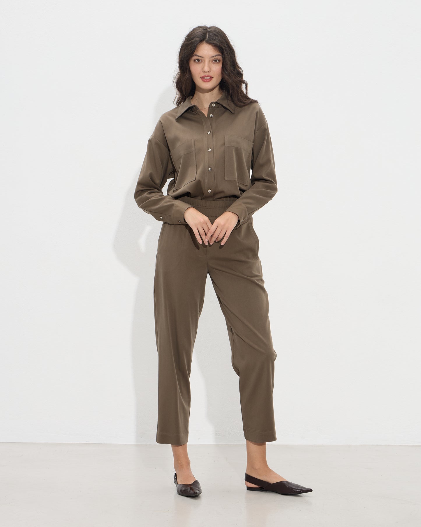 Passager - Pantallona jeshile dhe te zeza prerje e drejte me llastik ne bel