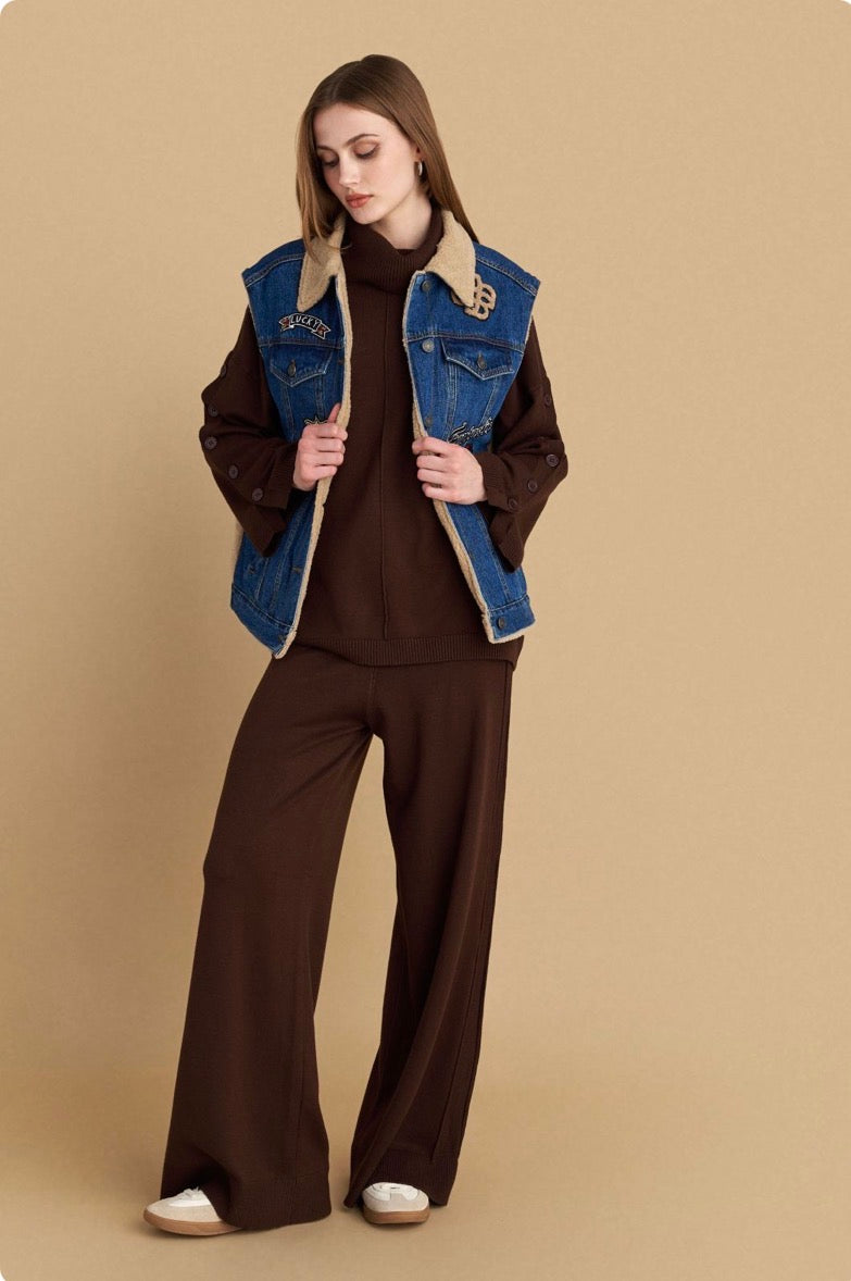 attrattivo - Pulover kafe dhe bezhe me kopsa dekortive