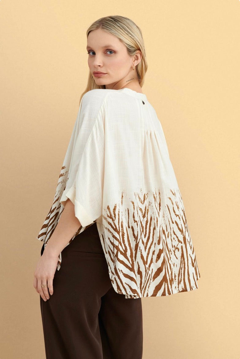 attrattivo - Kemishe bezhe oversize me printe