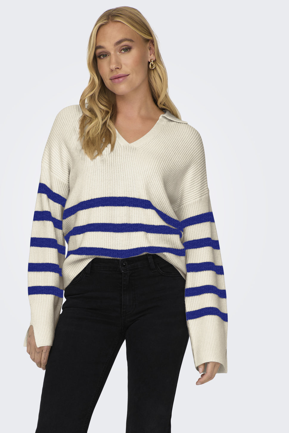 ONLY - Pulover-Bluze ngjyre pana me vija blu, kafe dhe bojqielli