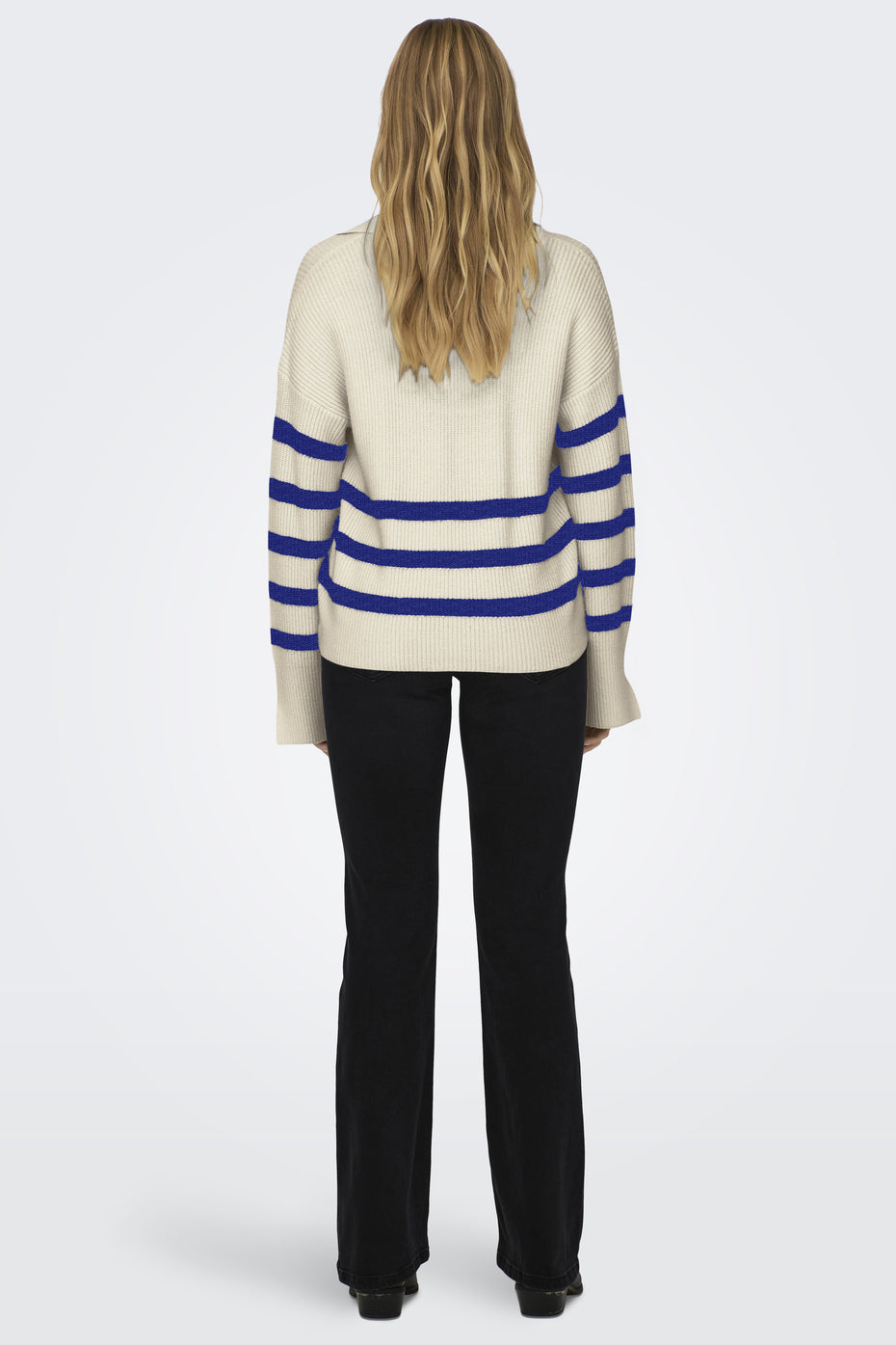 ONLY - Pulover-Bluze ngjyre pana me vija blu, kafe dhe bojqielli