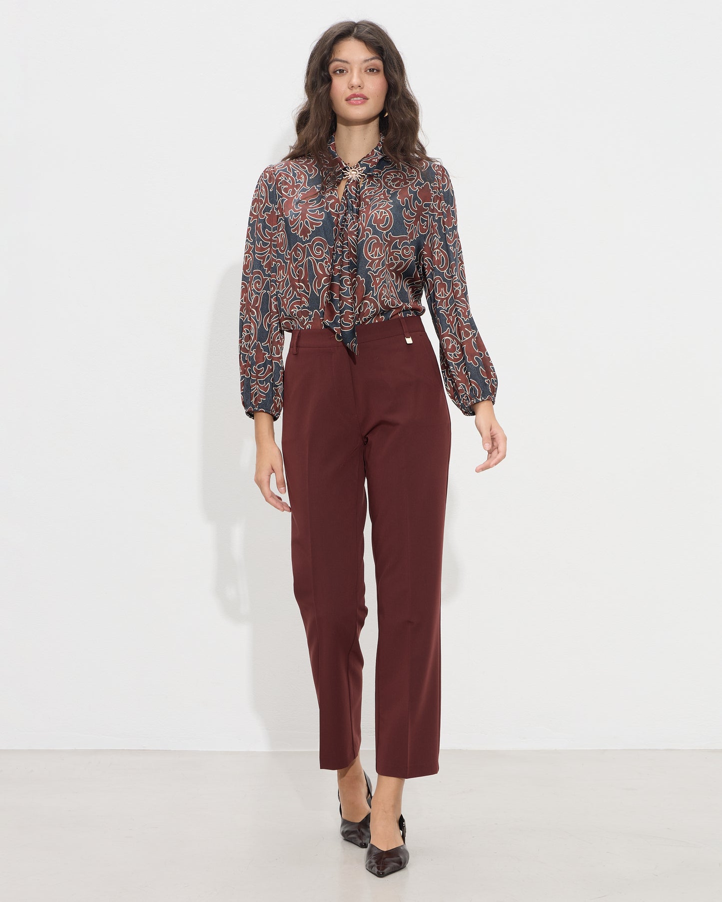 Passager - Pantallona serioze vishnje