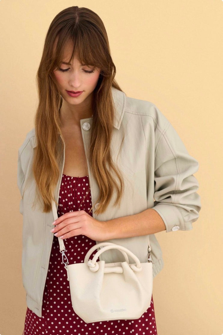 attrattivo - Cante lekure e bardhe