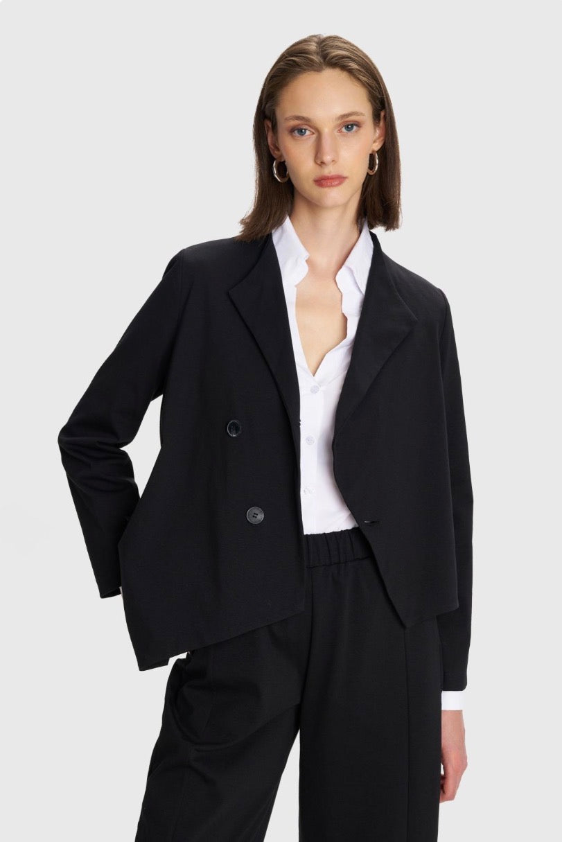 ALE - Set xhakete e zeze asimetrike dhe pantallona me llastik