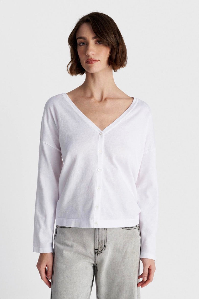 ALE - Triko pambuku e bardhe me kopsa