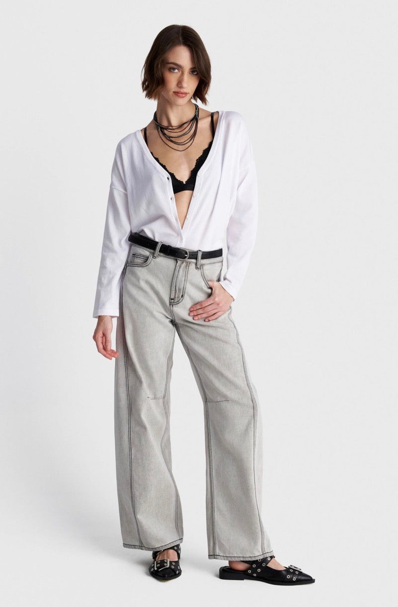 ALE - Triko pambuku e bardhe me kopsa