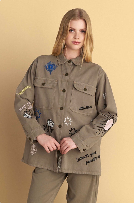 attrattivo - Kemishe jeshile me qendisje dekorative