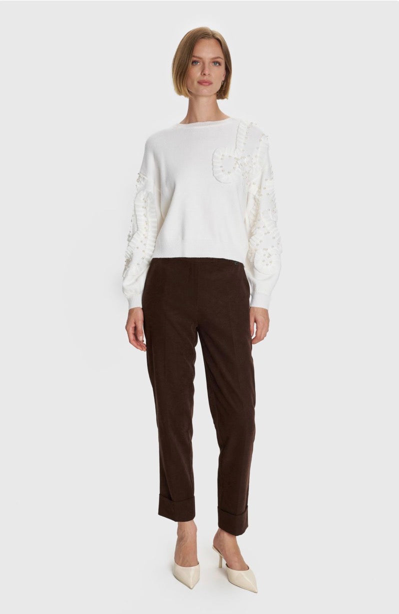 ALE - Pulover e bardhe e thurur me perla dekorative.