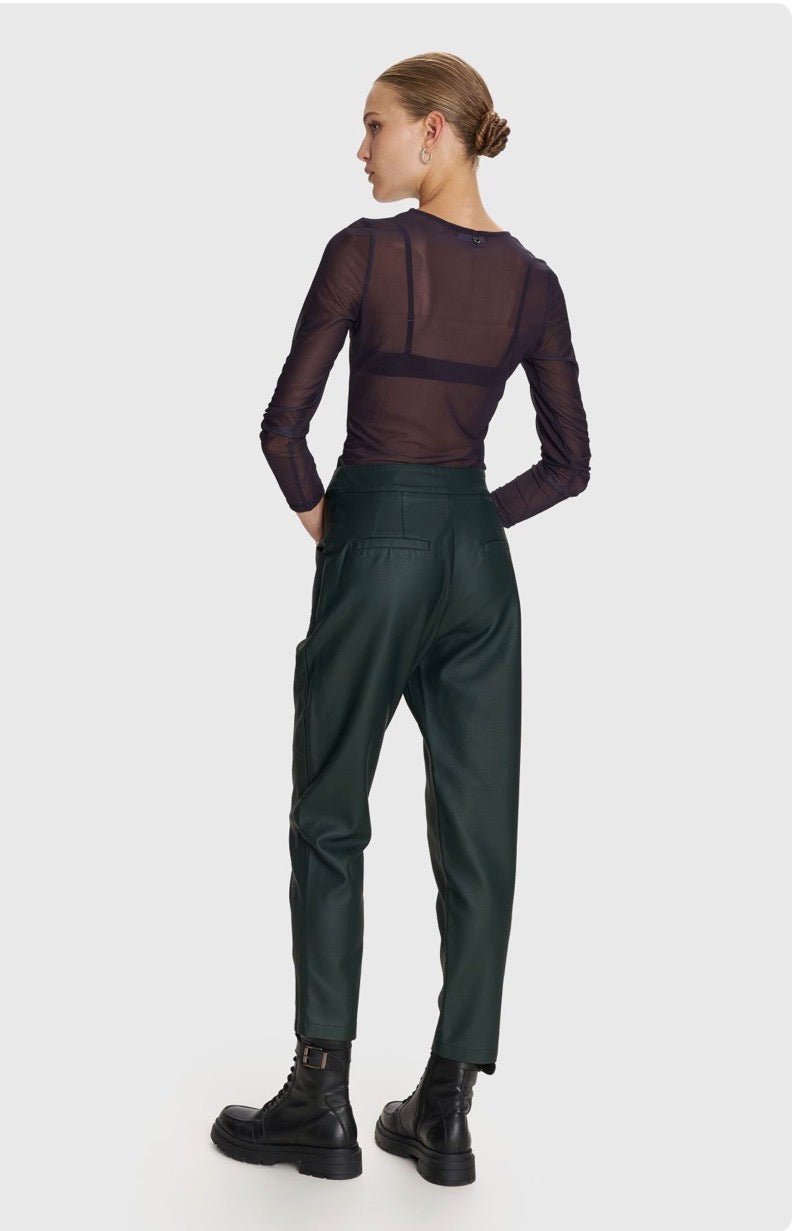 ALE - Pantallona lekure jeshile dhe te zeza me xhepa