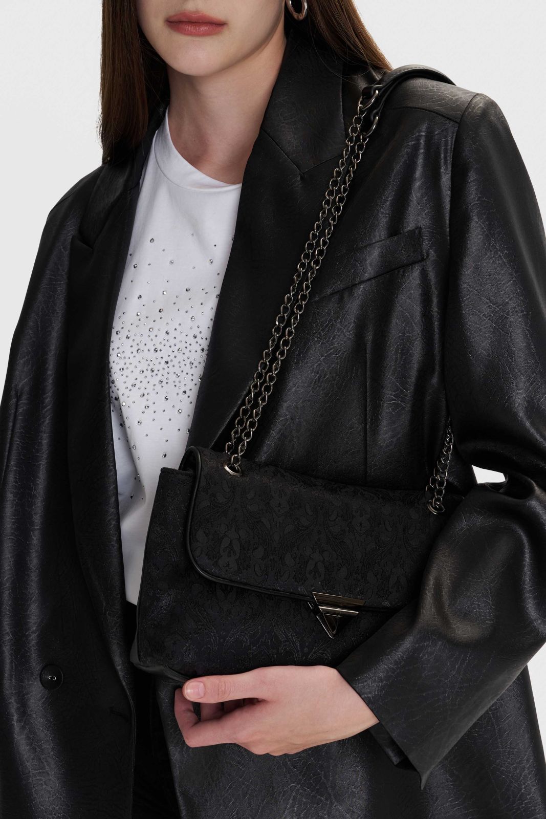 ALE - Cante e zeze krahu me dizenjo dantelle dhe zinxhir