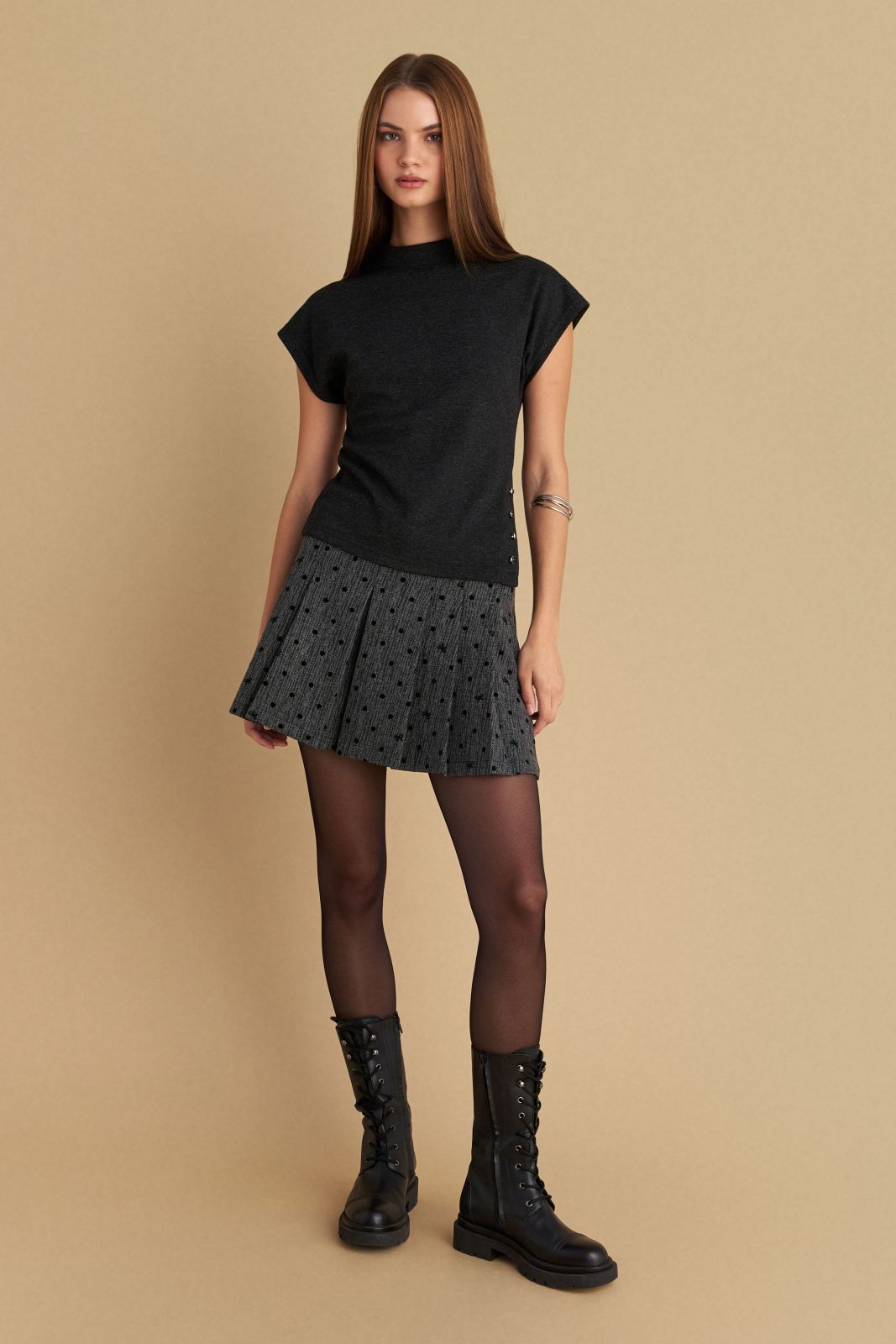 attrattivo - Bluze gri pa menge me kopsa dekorative