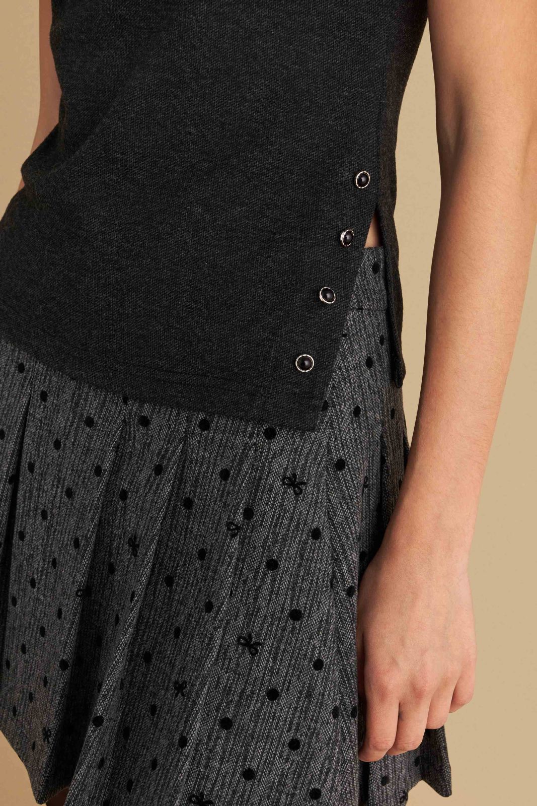 attrattivo - Bluze gri pa menge me kopsa dekorative