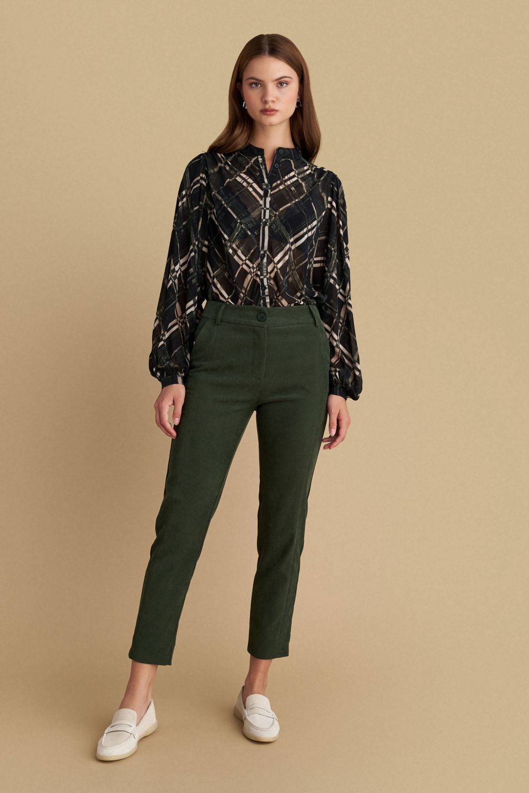 attrattivo - Pantallona kadife jeshile dhe kafe me prerje te ngushte