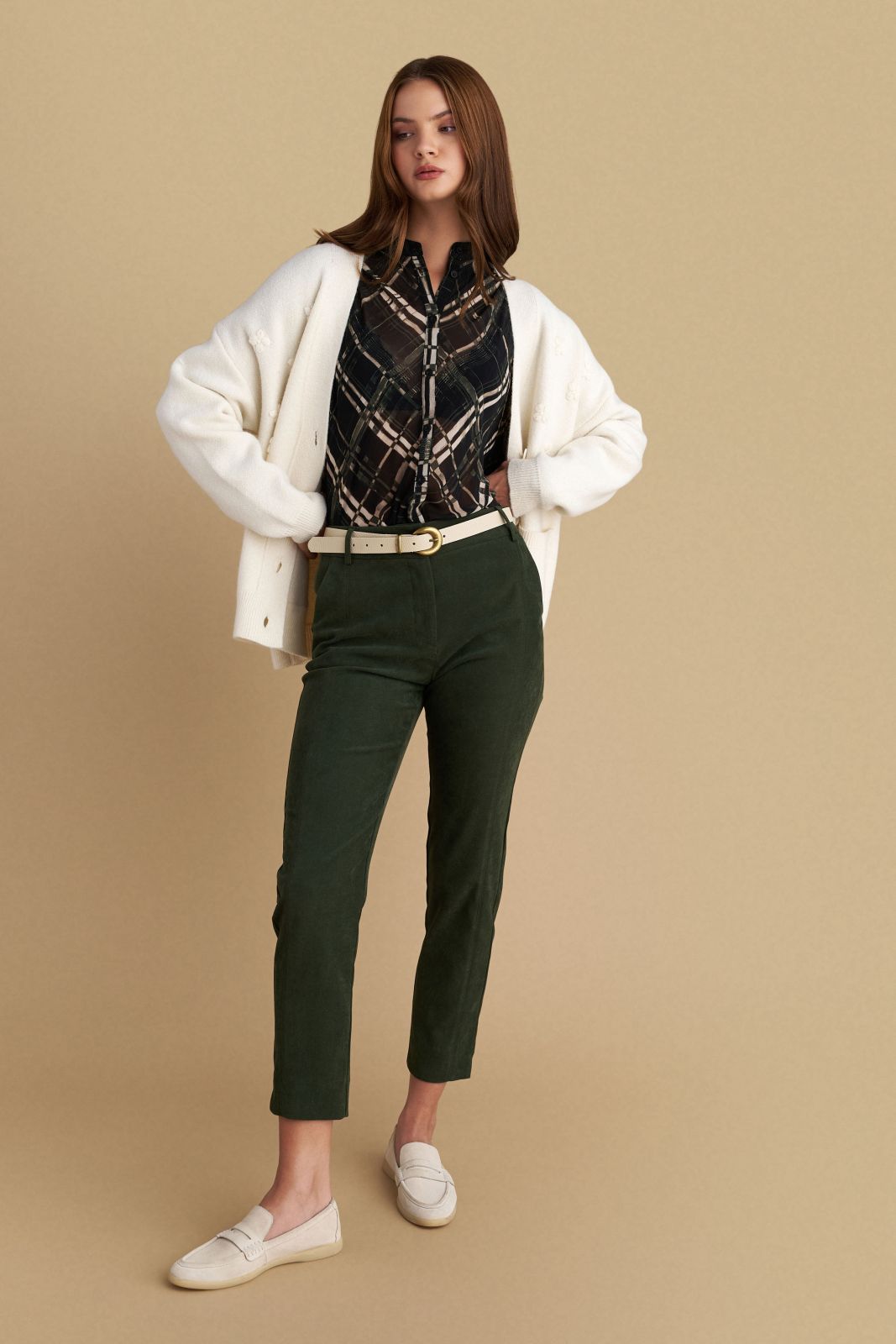 attrattivo - Pantallona kadife jeshile dhe kafe me prerje te ngushte