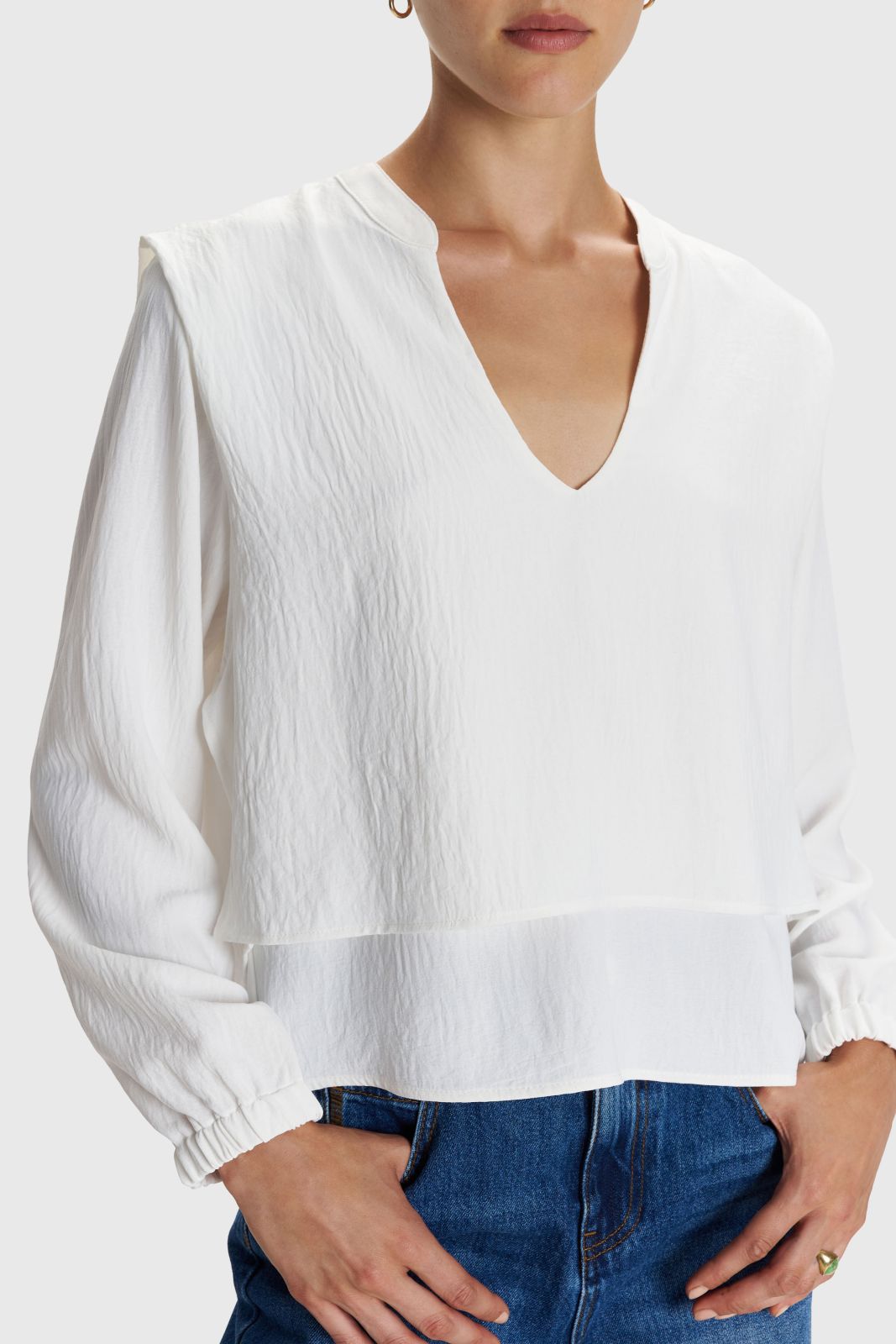 ALE - Bluze e bardhe me jake V