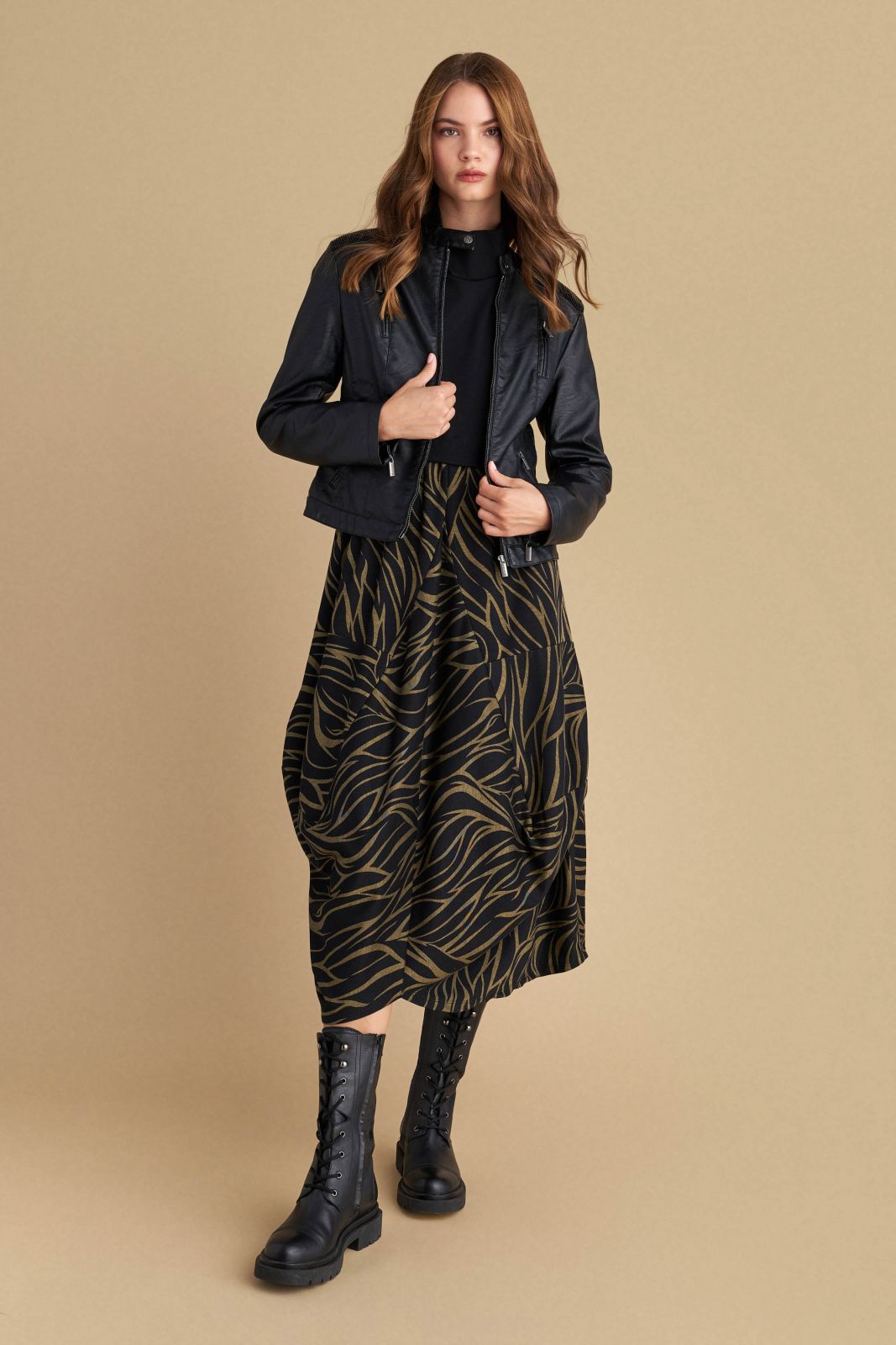 attrattivo - Fustan trecereksh i zi me printe