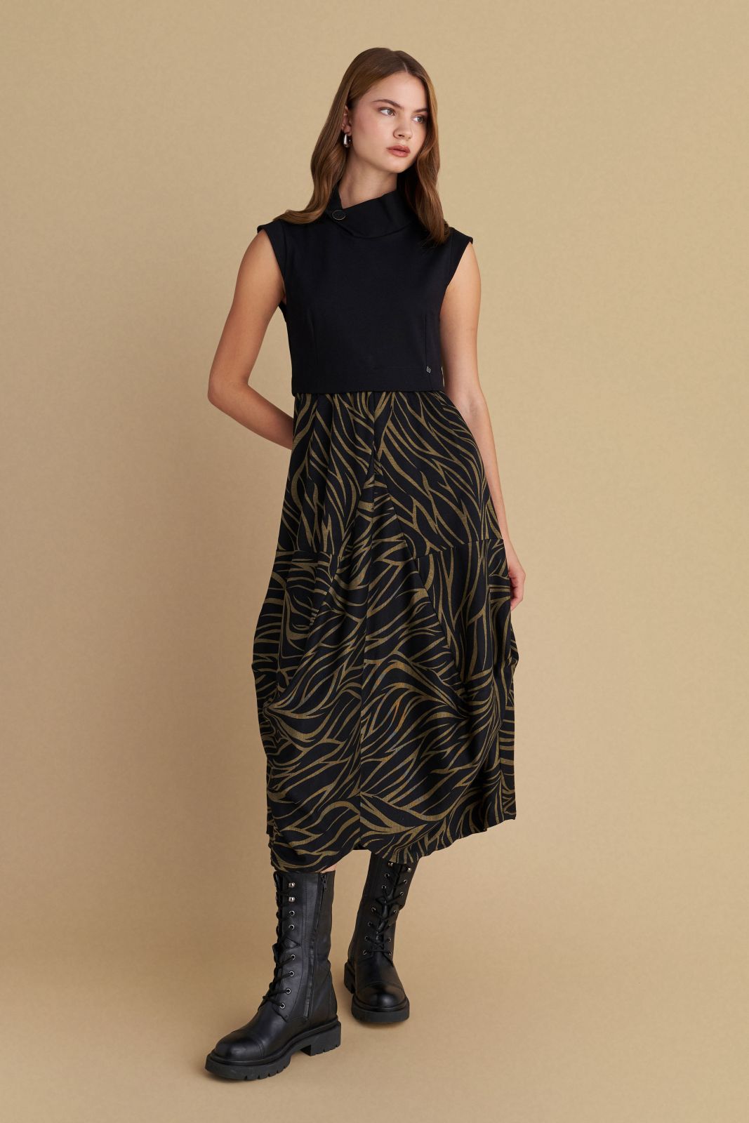 attrattivo - Fustan trecereksh i zi me printe