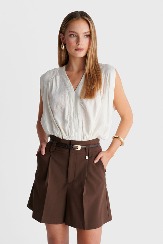 ALE - Pantallona te shkurta kafe dhe te zeza me rrip