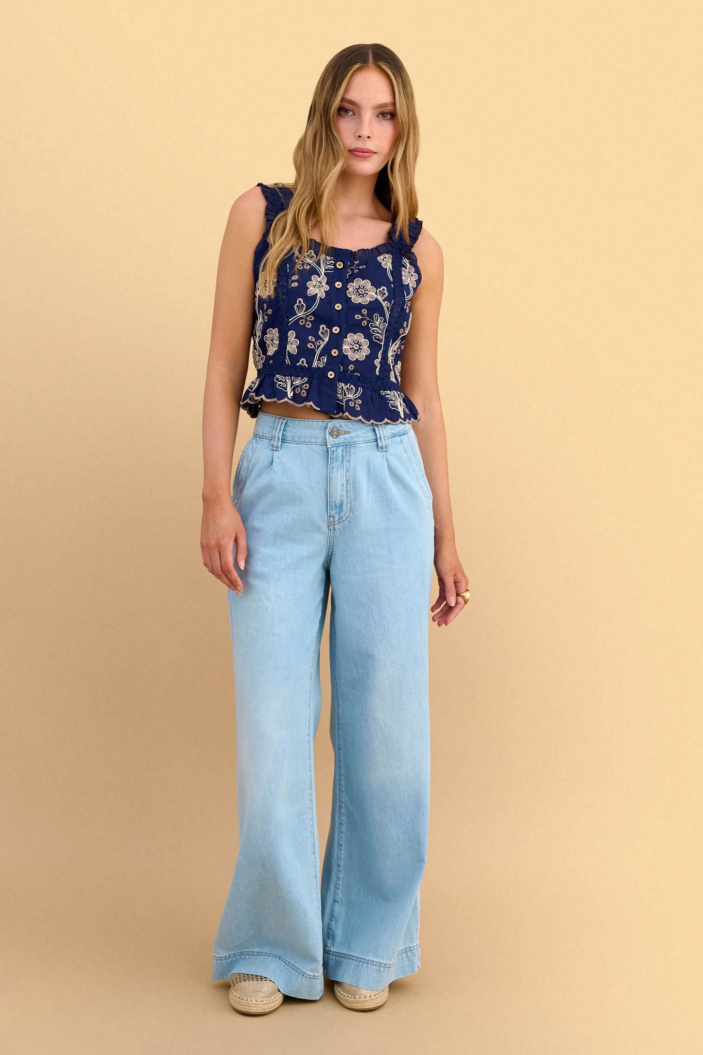 attrattivo - Bluze blu me motive florale dhe dantelle