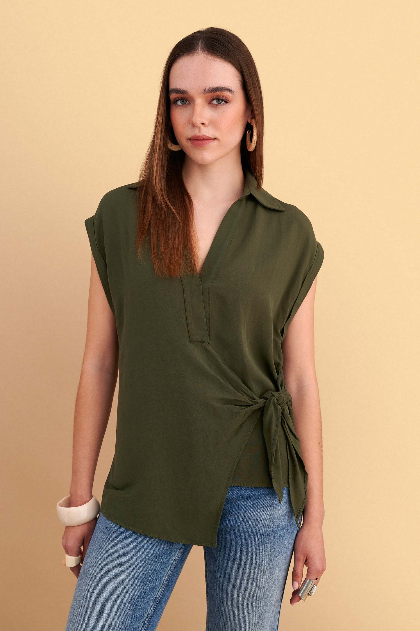 attrattivo - Bluze blu dhe jeshile me jake V dhe lidhje ne ane