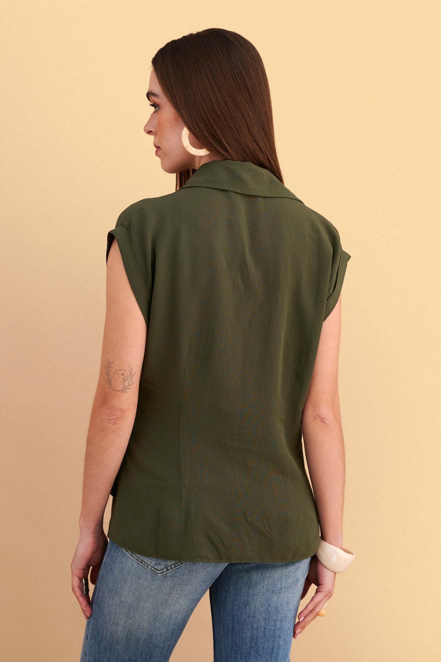 attrattivo - Bluze blu dhe jeshile me jake V dhe lidhje ne ane