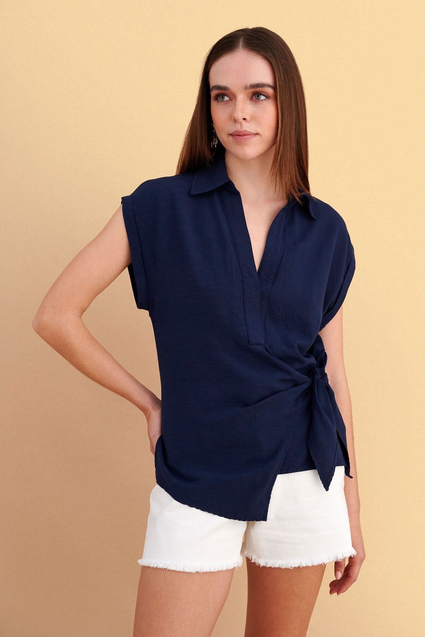 attrattivo - Bluze blu dhe jeshile me jake V dhe lidhje ne ane