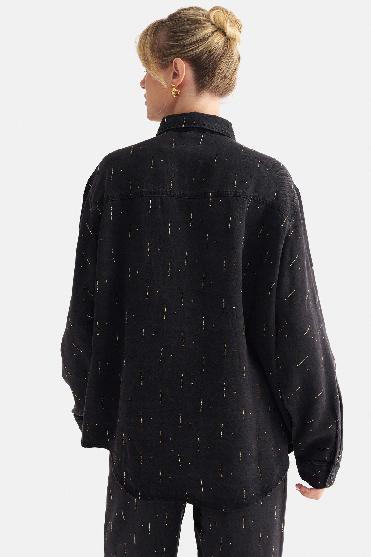 attrattivo - Kemishe e zeze oversize me detaje gurash
