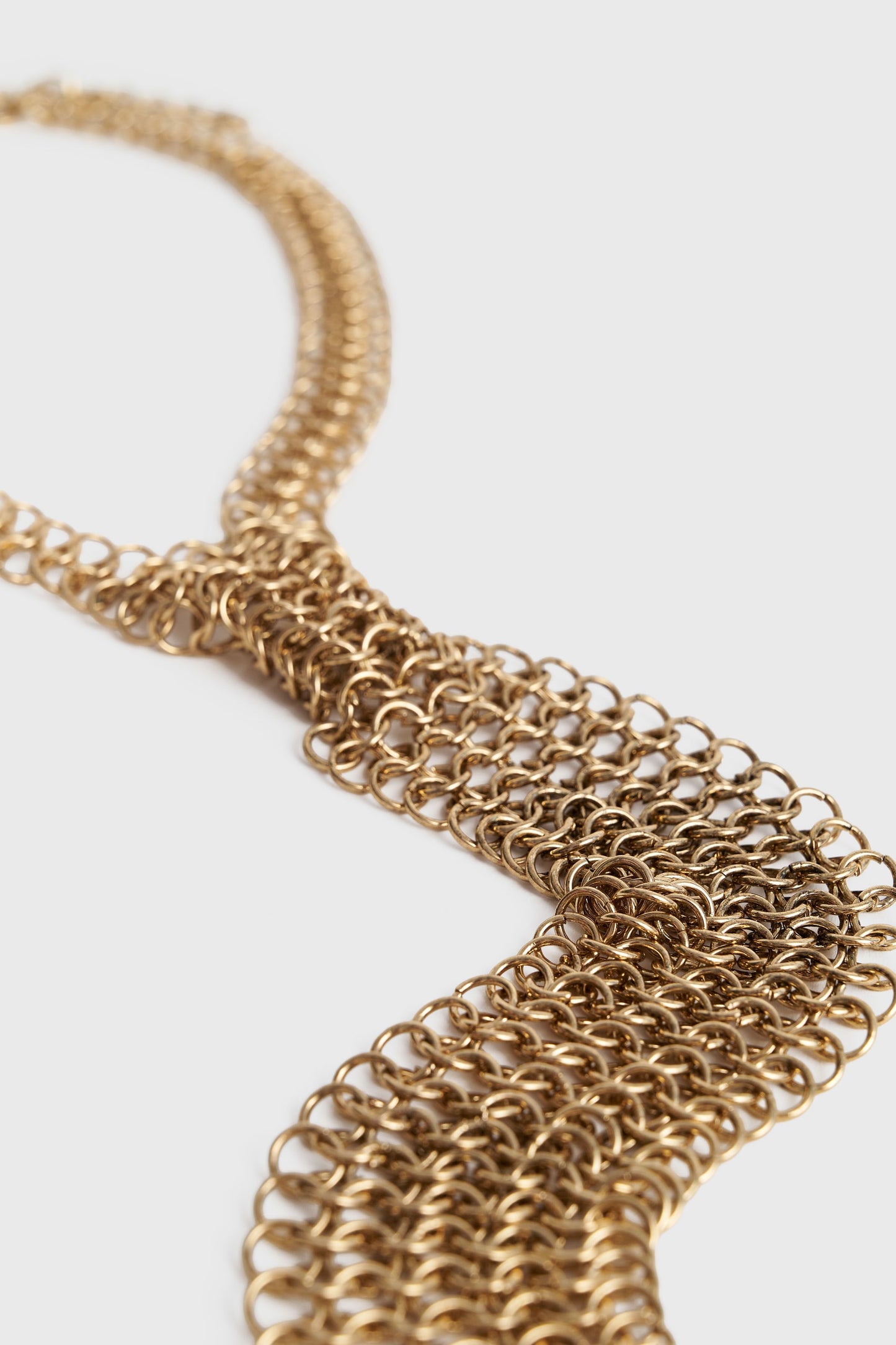 ALE - Varse gold ne formen e kollares