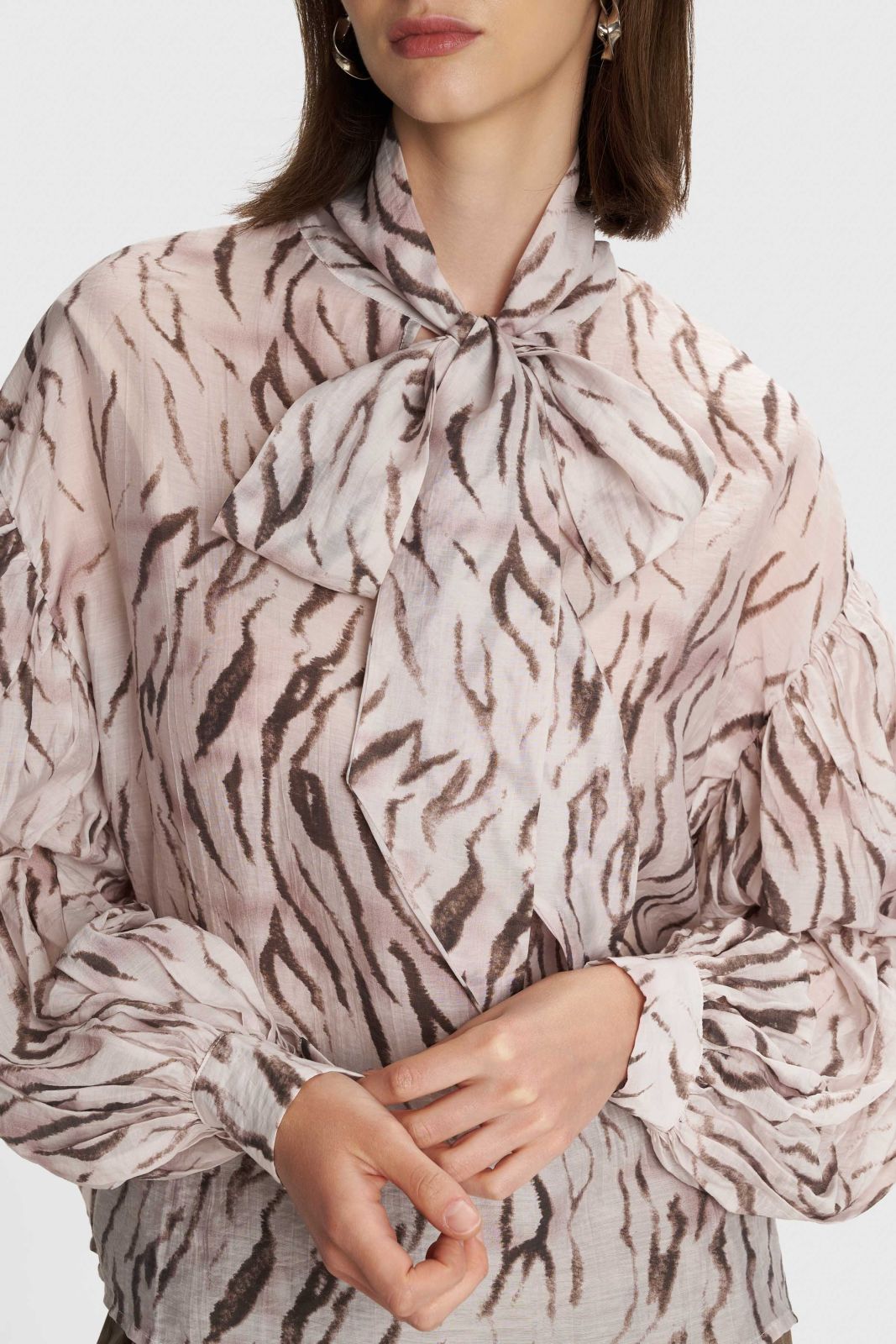 ALE - Bluze kremi me lidhje dhe motive