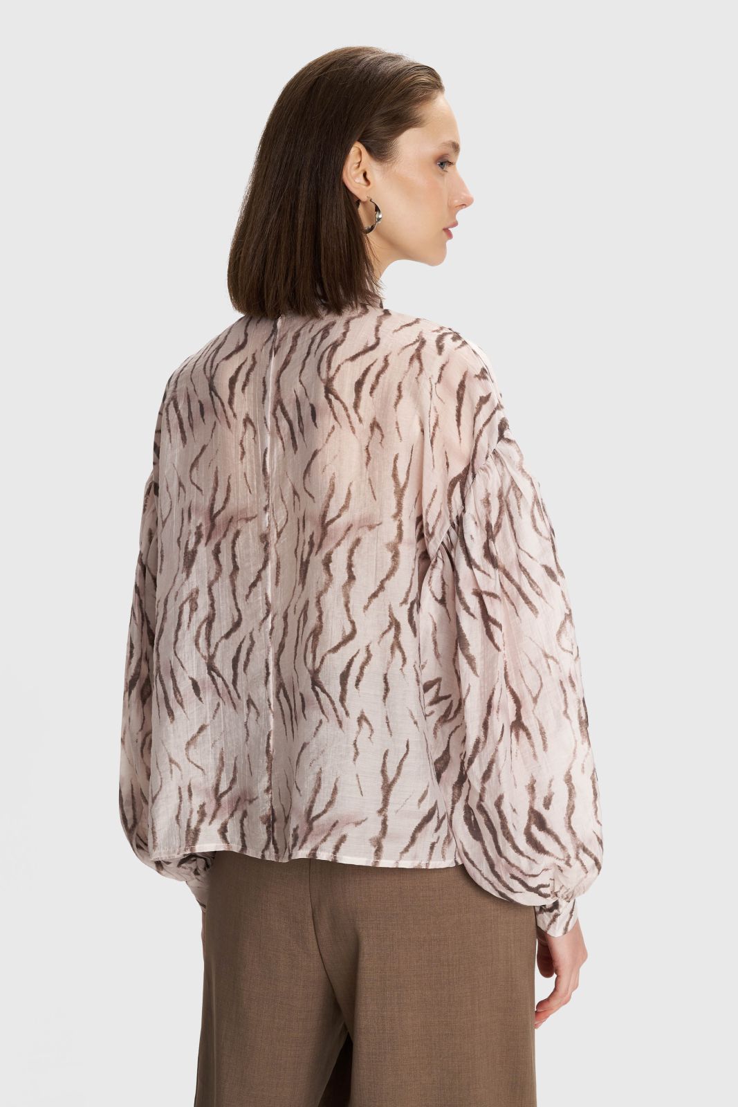 ALE - Bluze kremi me lidhje dhe motive