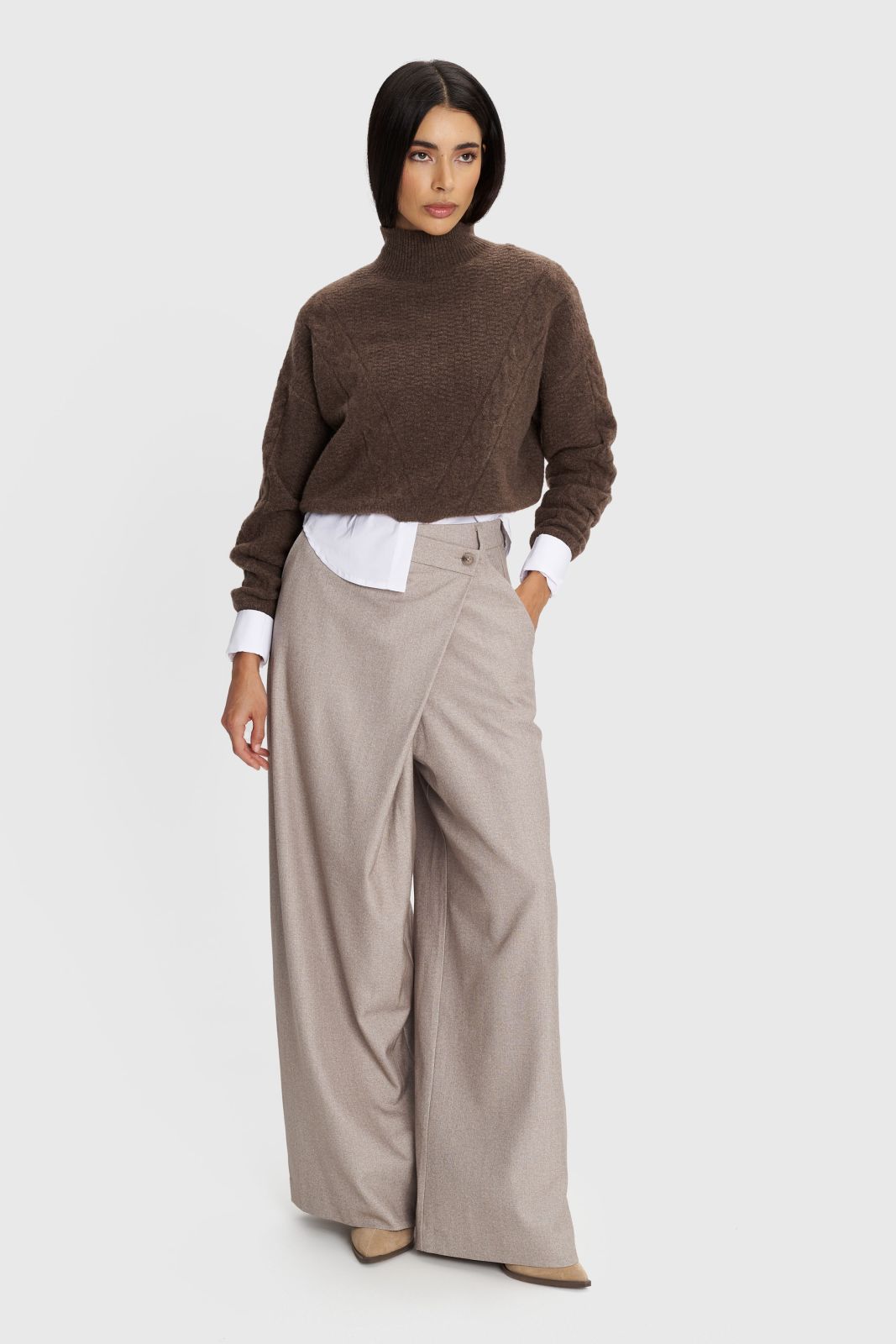 ALE - Pantallona bezhe me prerje te gjere